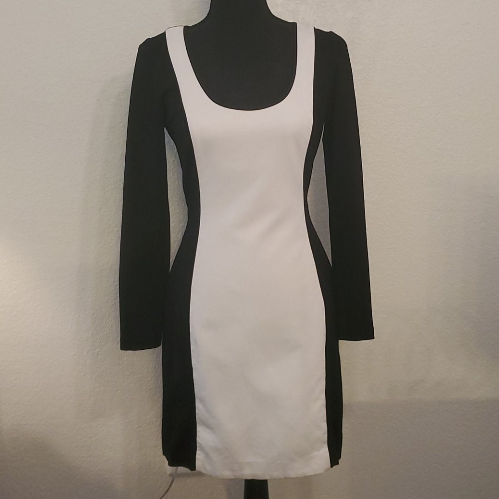 Banana Republic long sleeve black & white dress